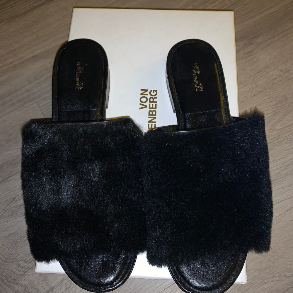 Diane von Furstenberg Santi Shearling Slides 6.5